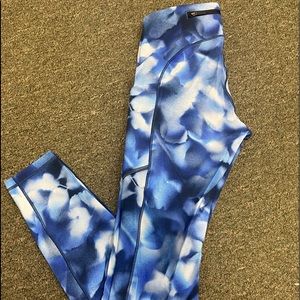 Lululemon Speed Up Tight size 4 EUC